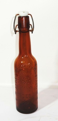 Beer bottle actien - bottle,