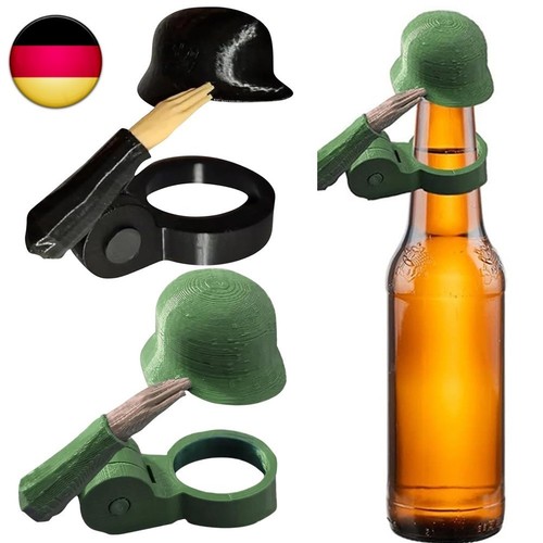 Soldat salute bierhelm - soldat,